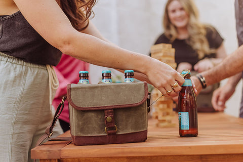 PICNIC TIME beer caddy removable divider closeup protecting bottles and preventing breakage