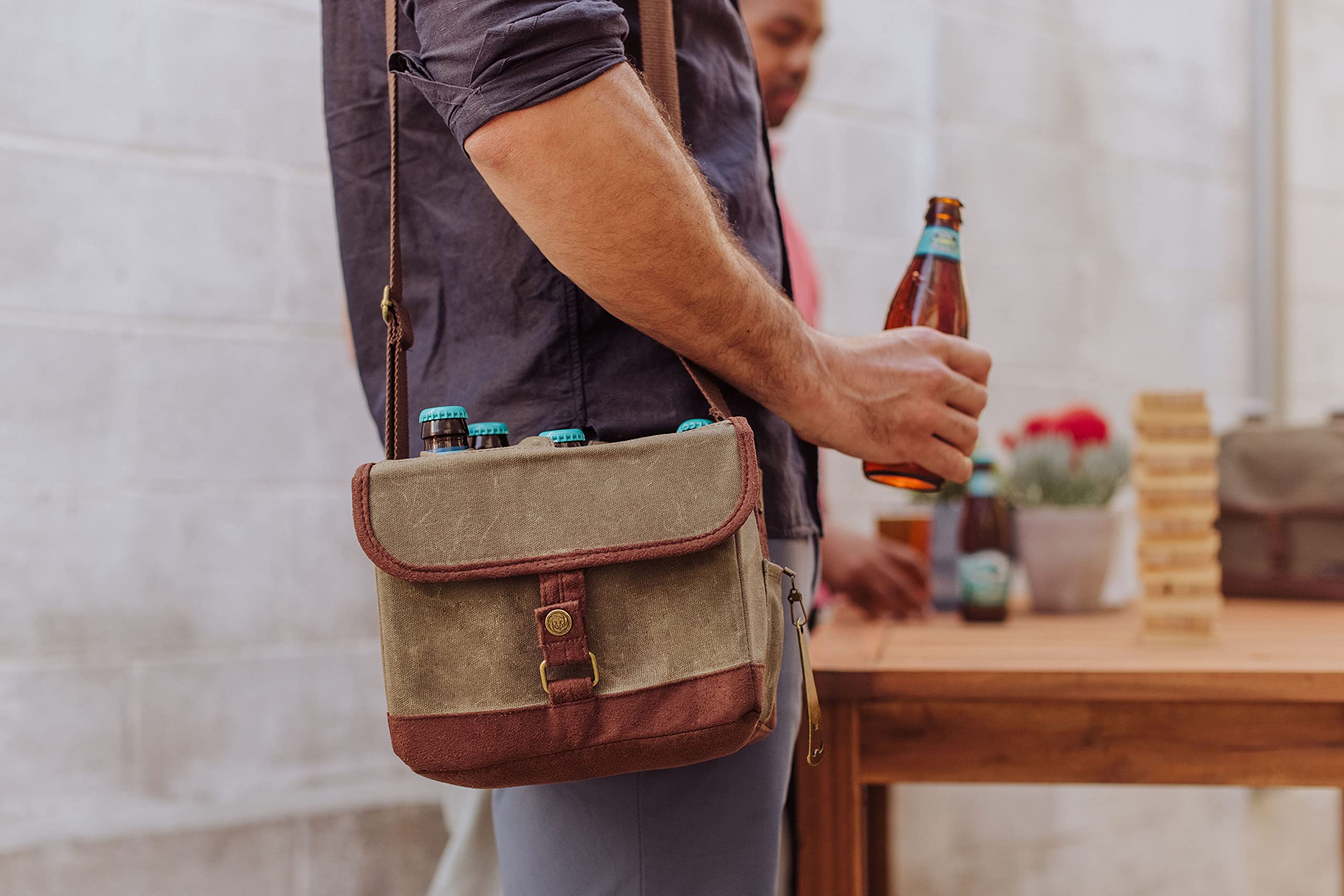PICNIC TIME beer caddy removable padded liner visible for easy cleaning and insulation