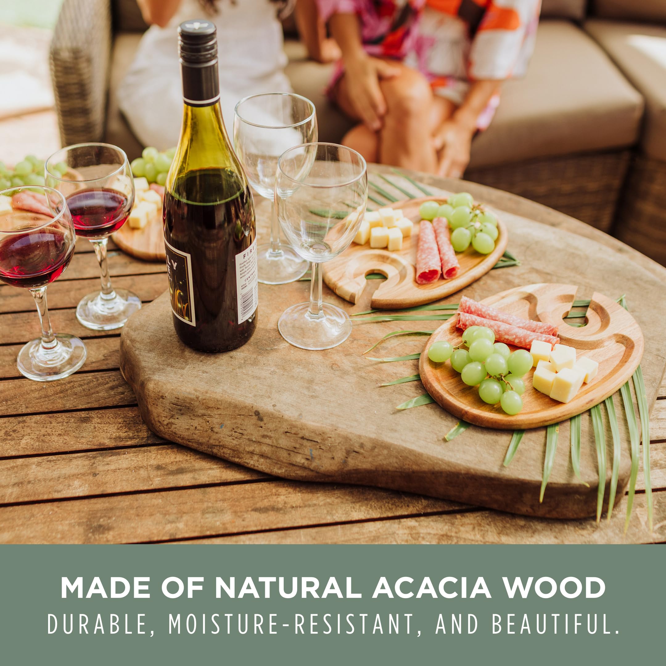 PICNIC TIME demo of wine stem inserted into holder allowing a free hand while mingling