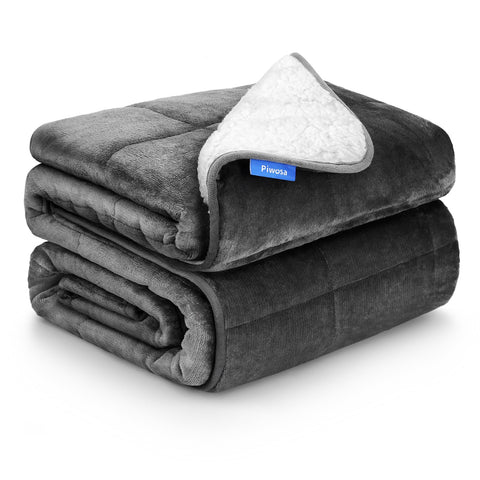 Piwosa folded front view showing plush layers and neat edges for durable comfort