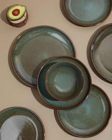 Pokini side profile showing bowls stacked neatly to save cabinet space and stay organized