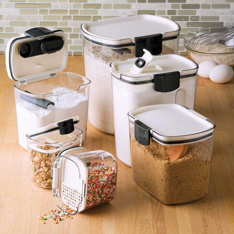 Progressive ProKeeper close-up of flour keeper with leveling bar for precise measurement