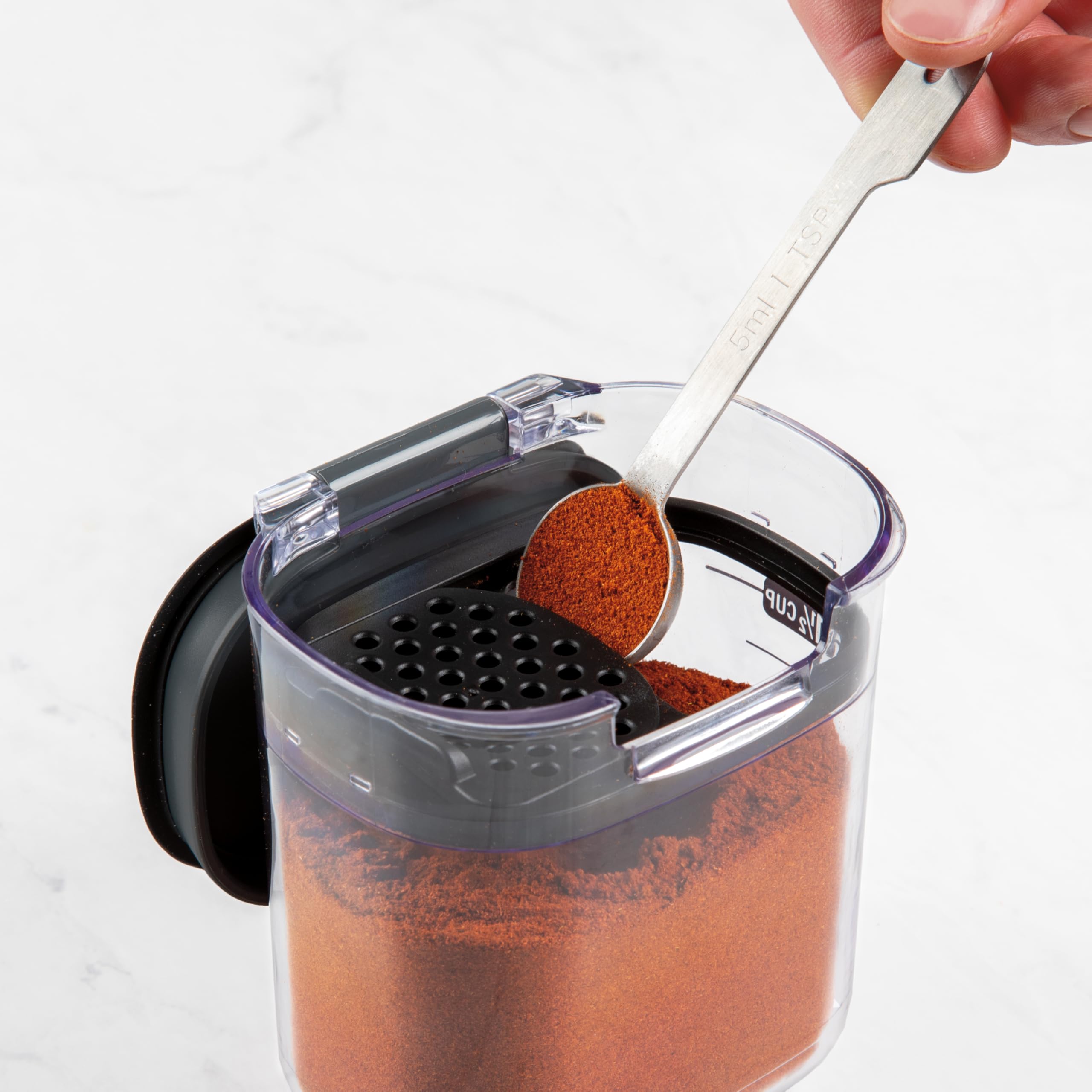 ProKeeper stainless latch and silicone seal ensuring airtight freshness
