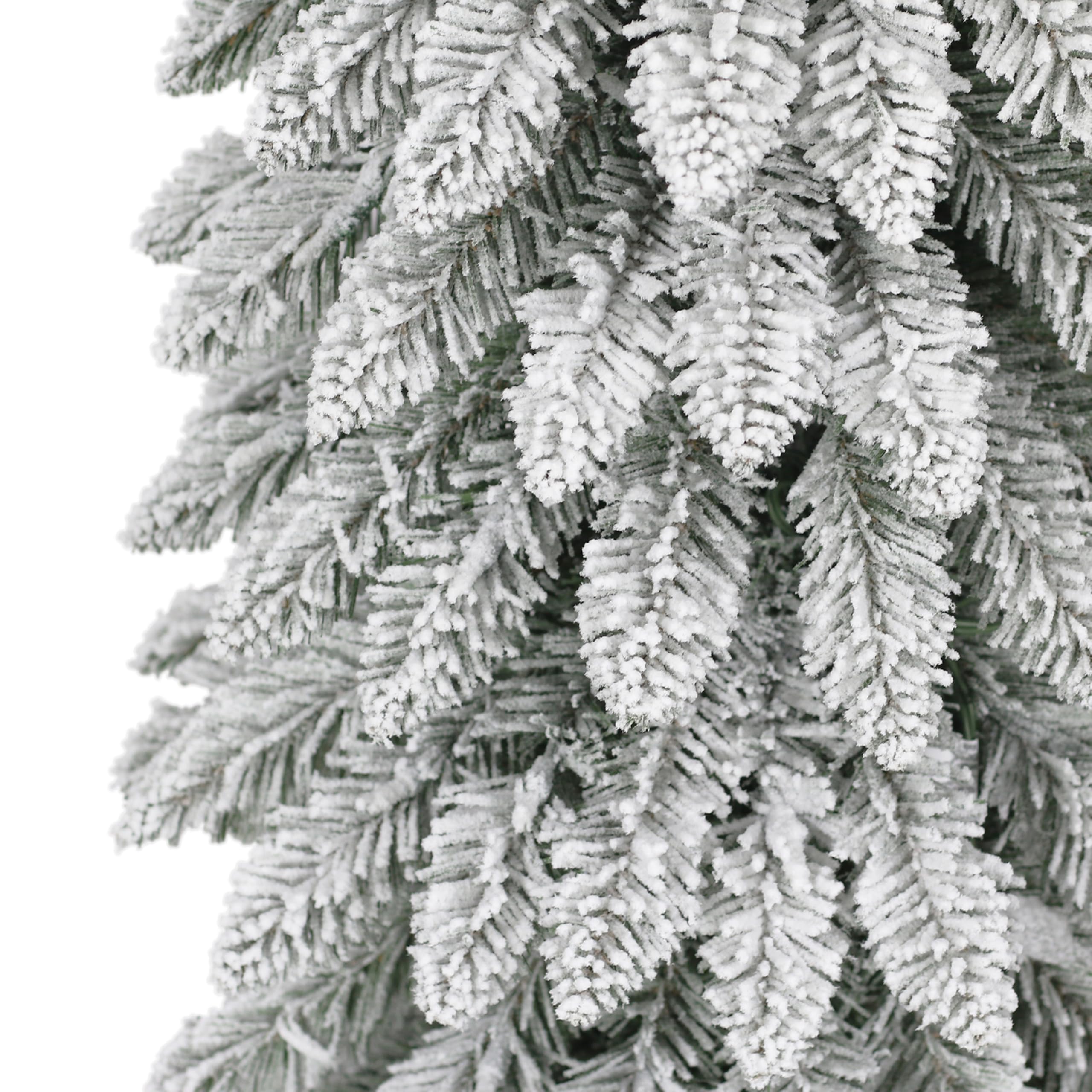 Puleo International branch tip texture closeup showing wired tips for shaping and fullness