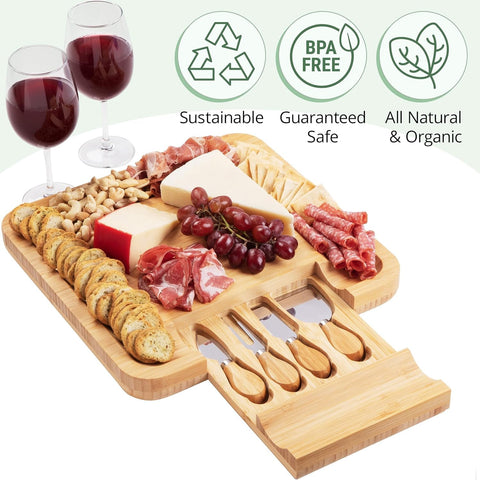 Purawood grooved rim holding crackers neatly to prevent spills during serving