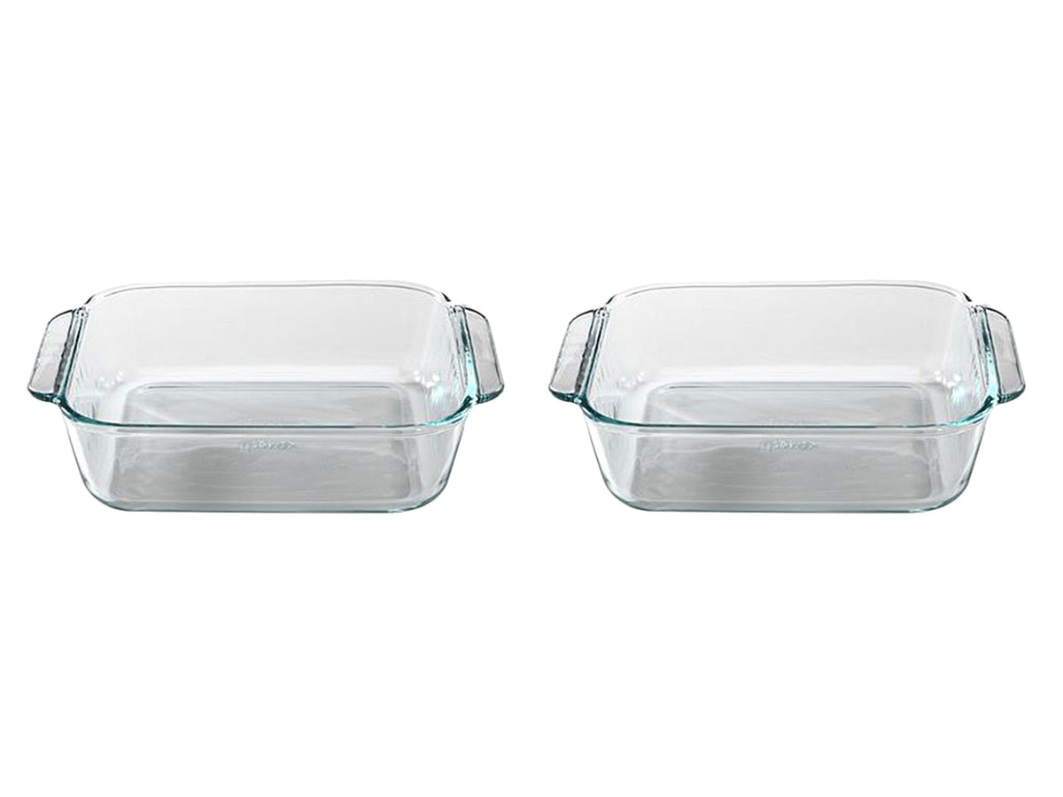Pyrex clear 2-quart baking dish front view showing stable rim and capacity benefit