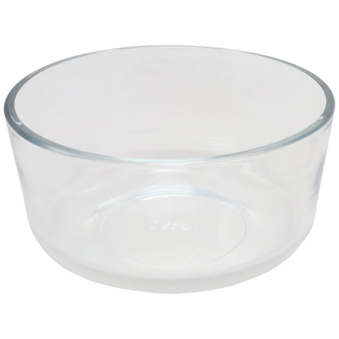 Pyrex 7201 bowl filled with leftovers demonstrating microwave and fridge readiness