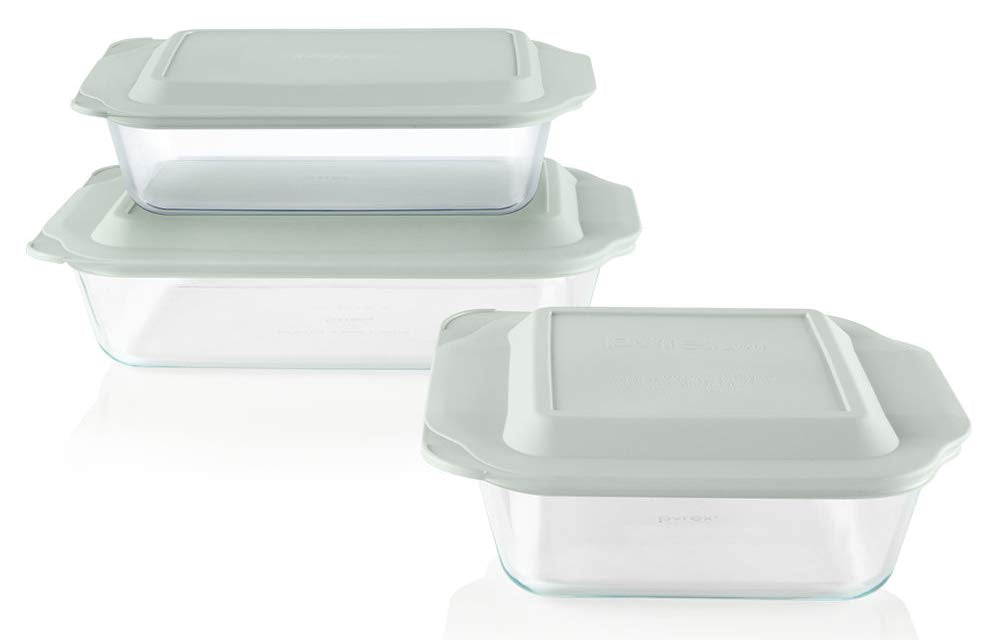 Pyrex 9x13 pan front view showing generous depth and clear glass benefit