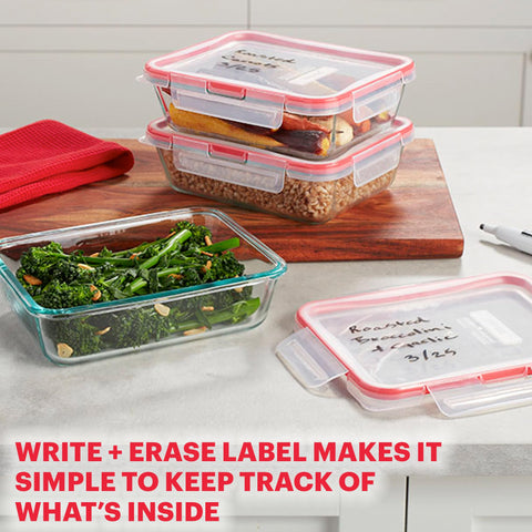 Pyrex Freshlock next to measuring cup showing size and capacity clarity
