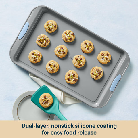 Pyrex muffin pan filled with cupcakes showing even baking and easy portioning