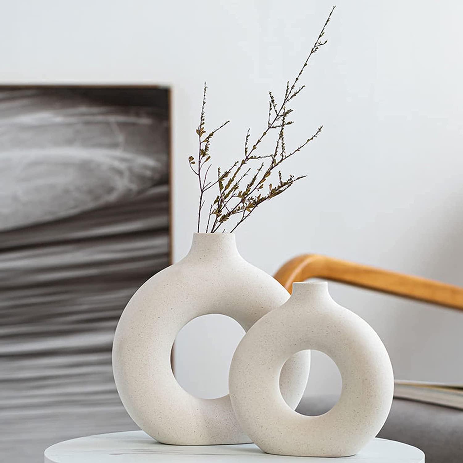 QLOFEI front view of two vases showing minimalist shape and clean lines