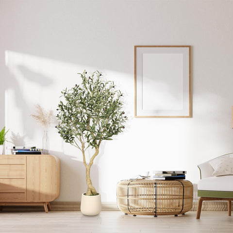 REALEAD in retail lobby illustrating commercial-ready, low-maintenance greenery benefit