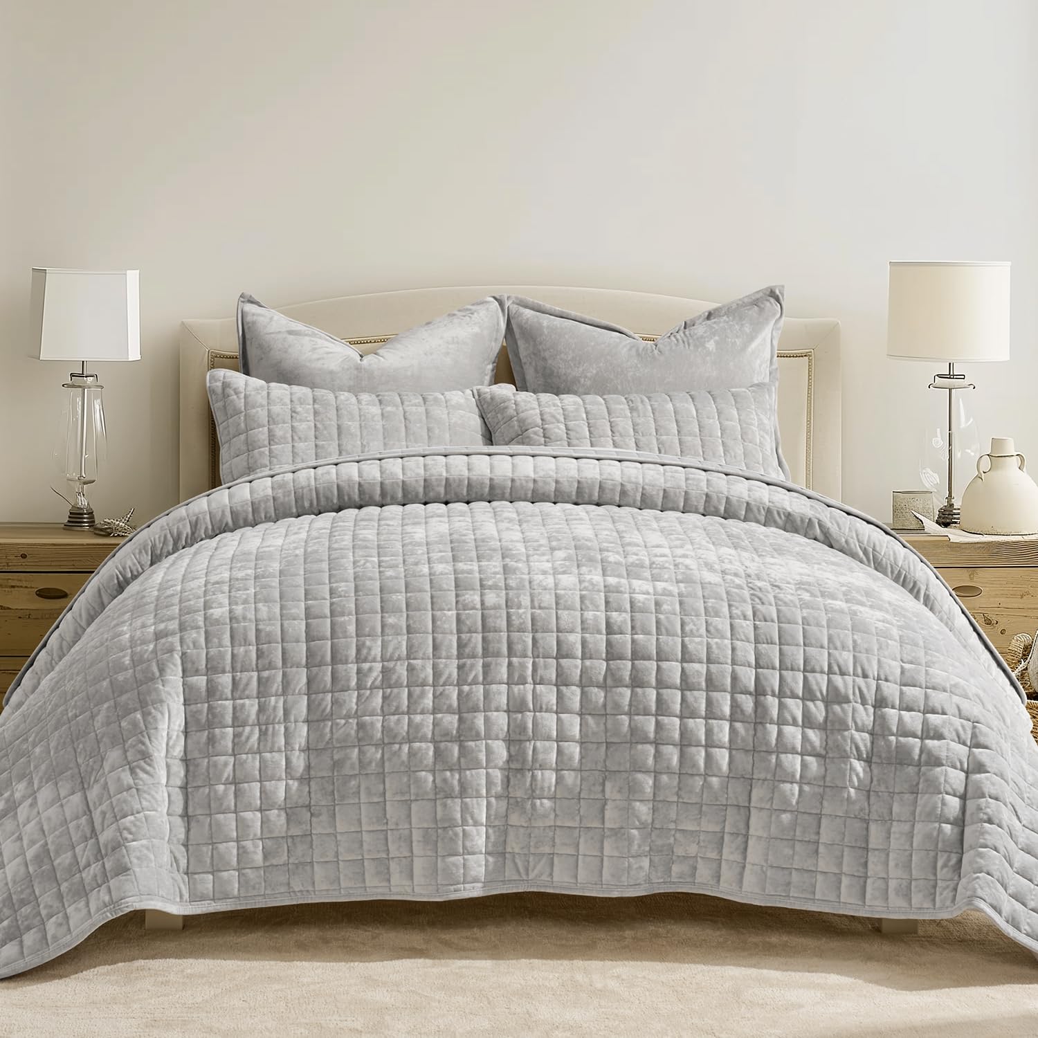 RECYCO front packaging showing frost gray quilt and tidy fold for easy purchase