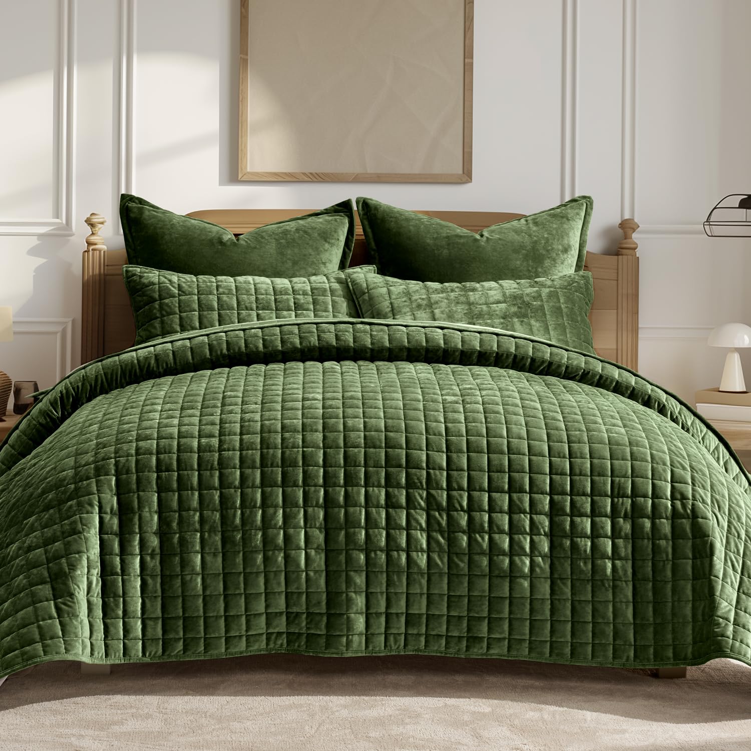 RECYCO king-size front view showing elegant loden green and plush look
