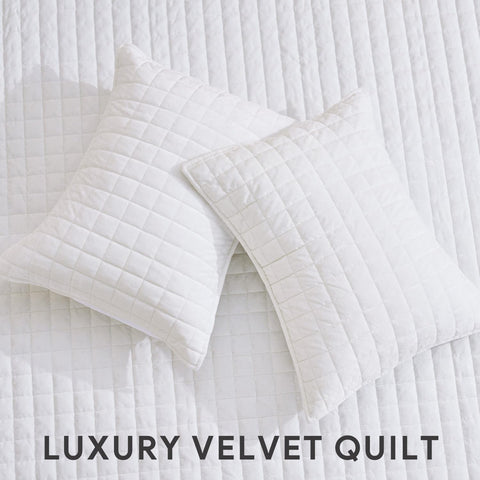 RECYCO on full/queen bed illustrating fit and crisp bright white styling benefit
