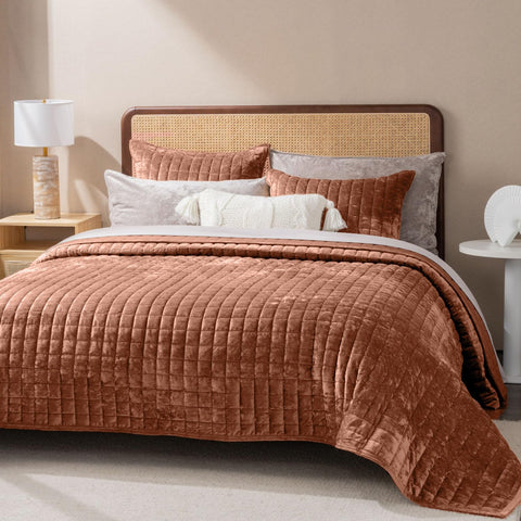 RECYCO quilt edge seam detail highlighting reinforced stitching and lasting durability