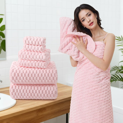 REDKISS bath sheet wrapped on adult demonstrating full coverage and comfort