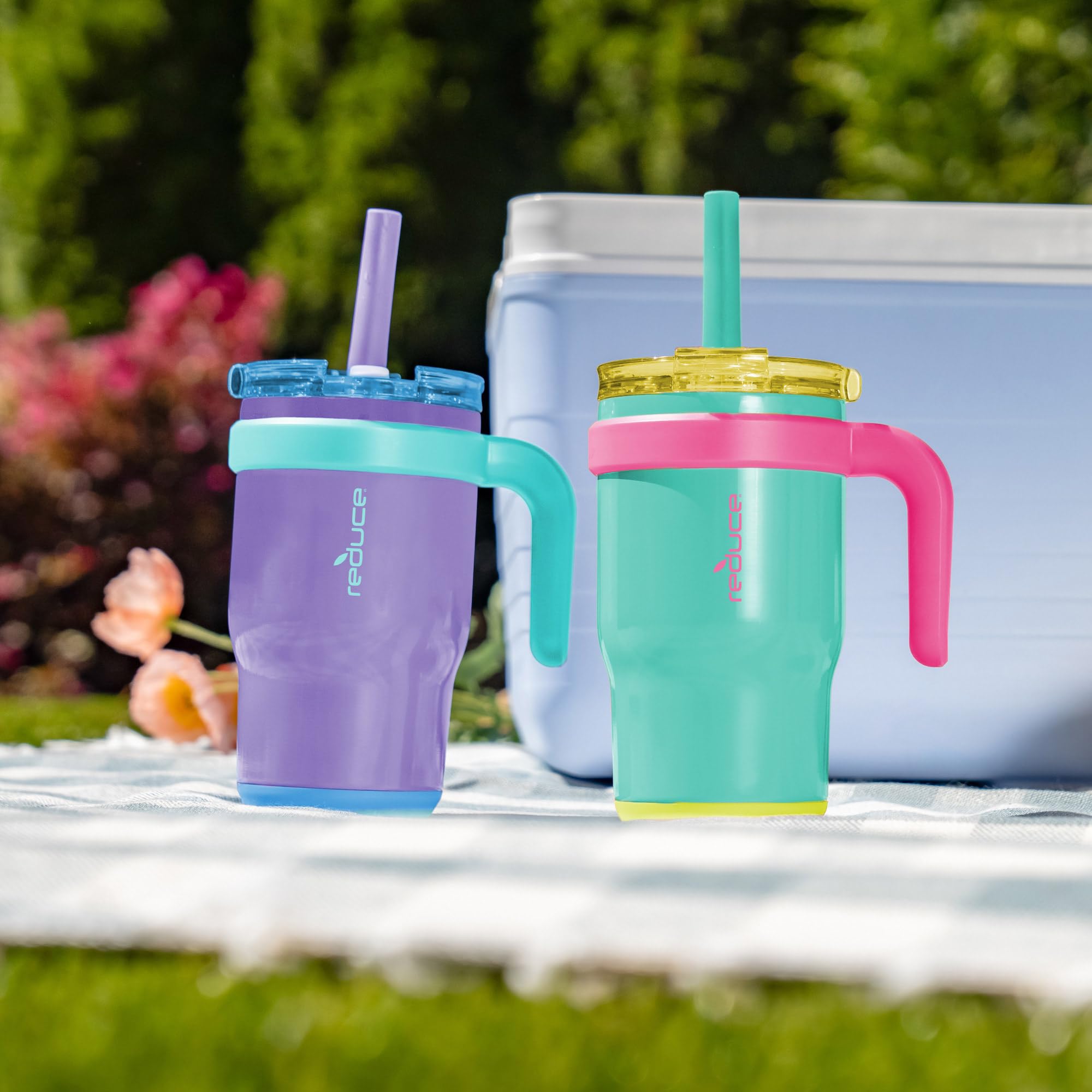 REDUCE disassembled lid and straw highlighting easy cleaning benefit