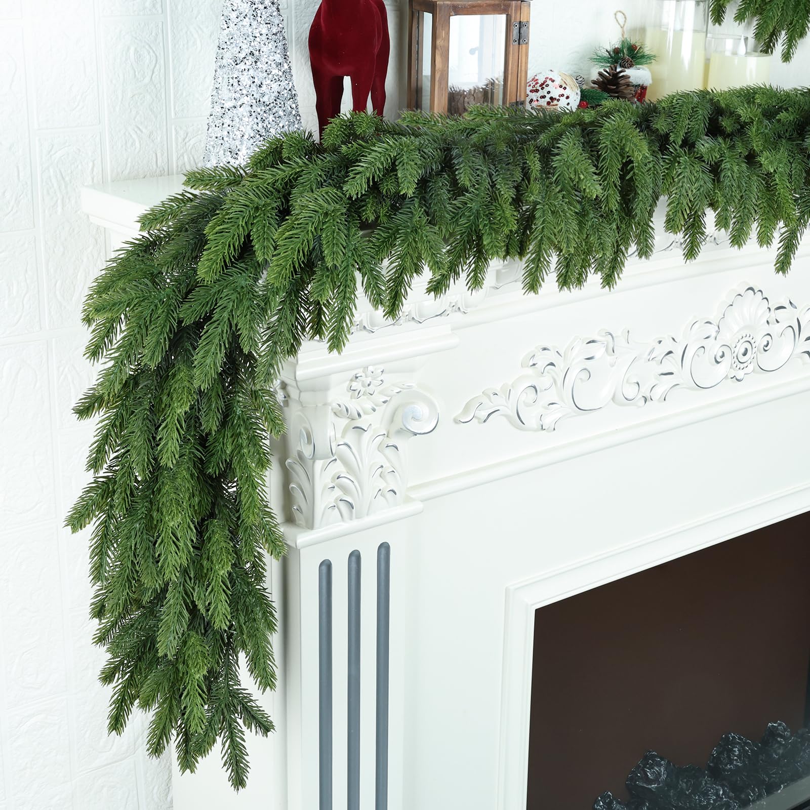 RHTRJ front view of 9ft garland showing full length and natural look for decorating