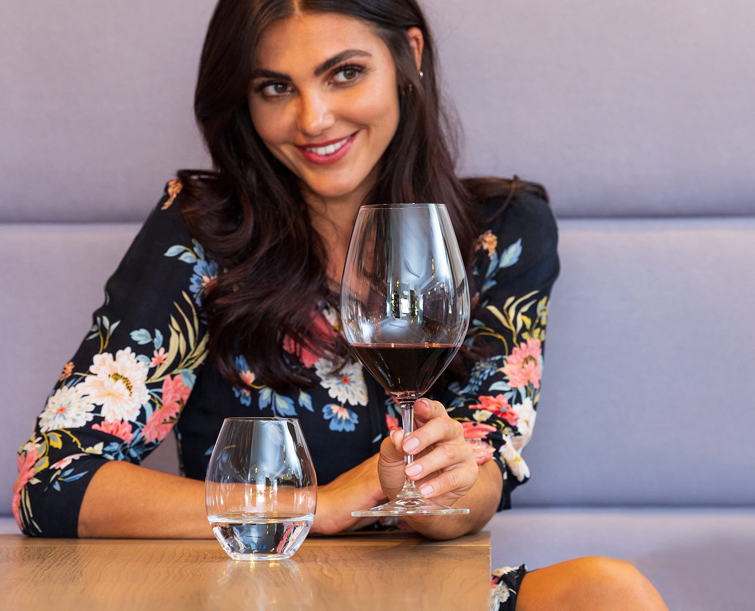 Riedel crystal bowl close-up revealing rim shape to enhance aromas