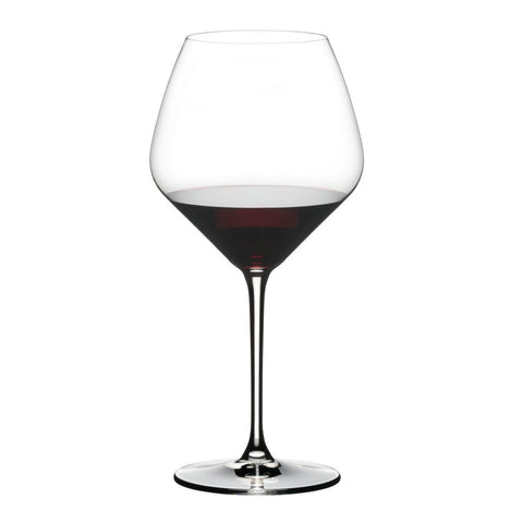 Riedel Extreme front view showing elegant diamond-shaped bowl and stem benefit presentation