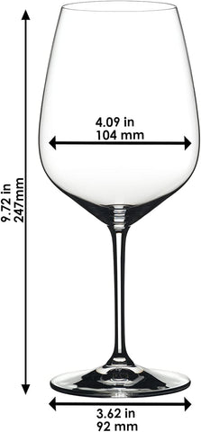Riedel paired glasses forming a heart silhouette, ideal for gifting and romantic settings