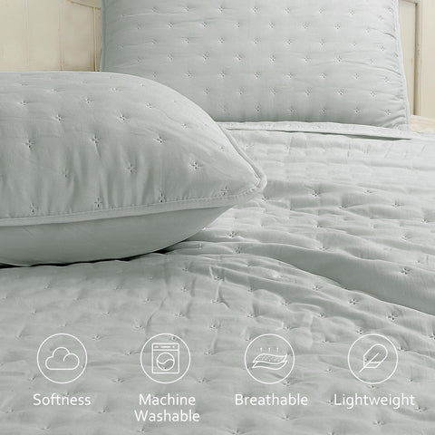 ROARINGWILD on twin bed illustrating coverage and modern look
