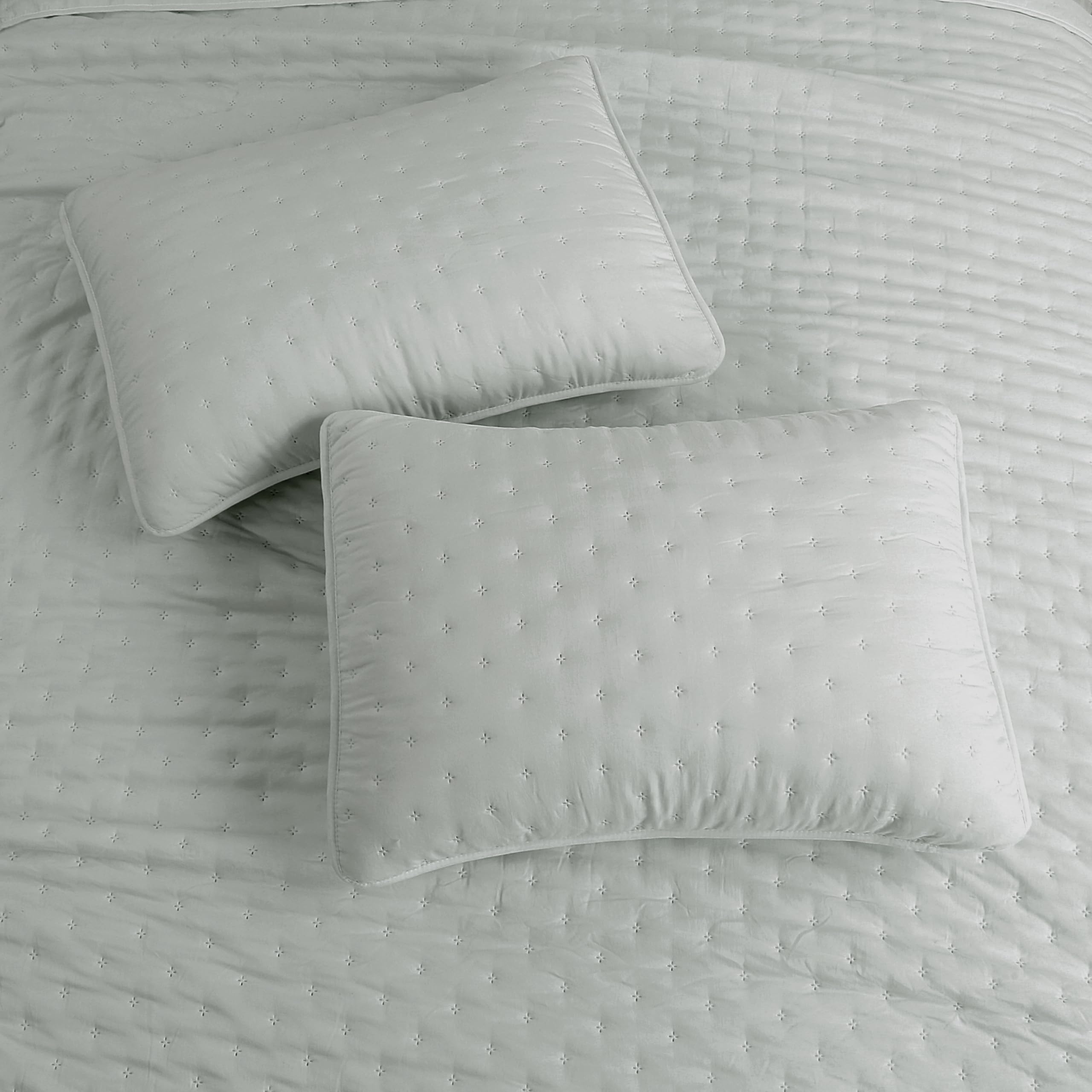 ROARINGWILD pillow sham detail matching quilt for cohesive style