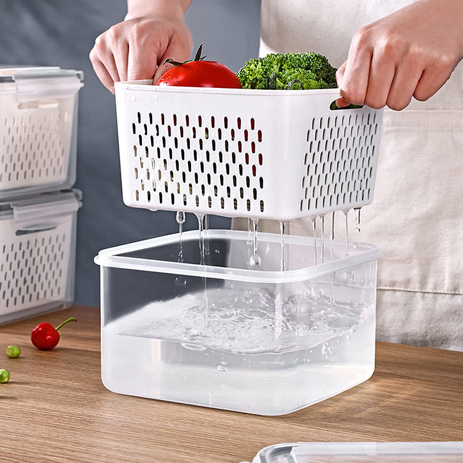 Ronanemon in use washing berries inside container for faster prep