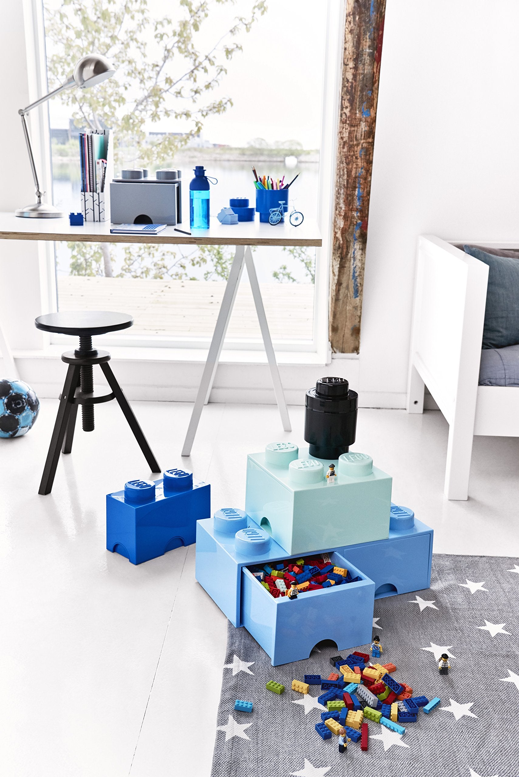 Room Copenhagen Brick 8 with drawers open for easy access benefit