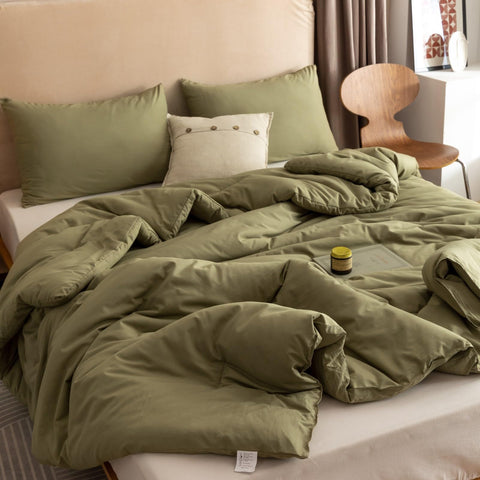 ROSGONIA comforter on queen bed demonstrating fit and effortless boho style