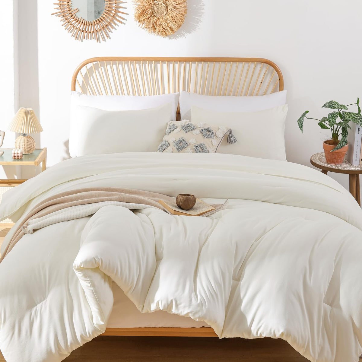 ROSGONIA comforter front view showing full-size coverage and neutral style benefit