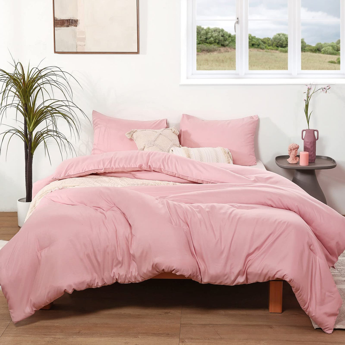 ROSGONIA full comforter front view showing neat finish and cozy look