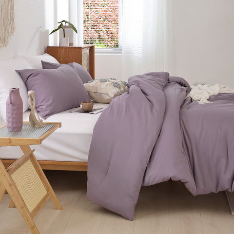 ROSGONIA comforter on bed with measuring tape benefit: confirms 90x90 fit
