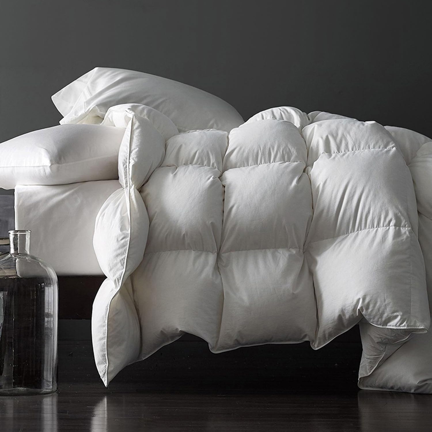 Royoliving front packaging showing king comforter and zippered bag for neat storage