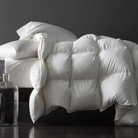 Royoliving front packaging showing king comforter and zippered bag for neat storage