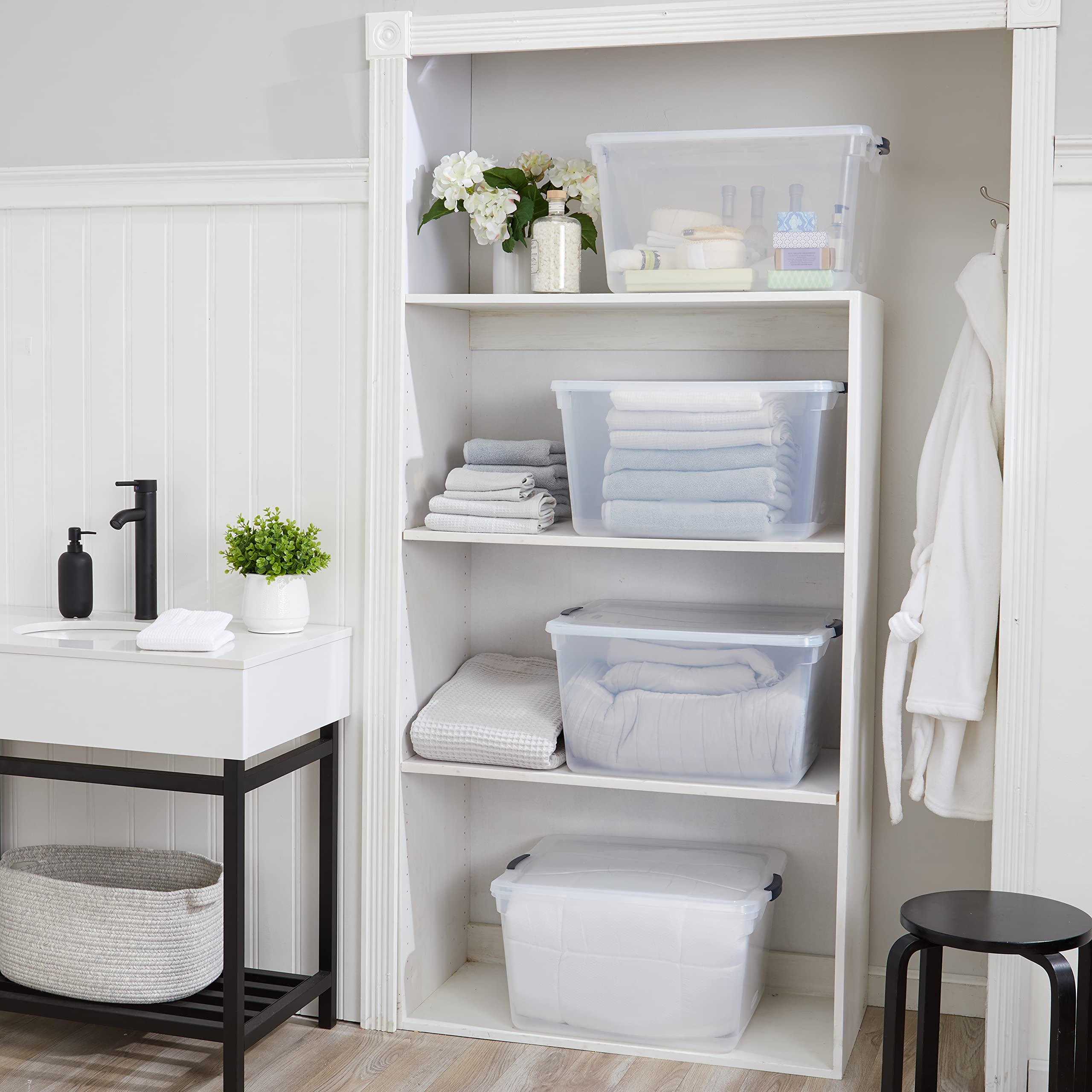 Rubbermaid label and dimensions close-up for quick sizing benefit
