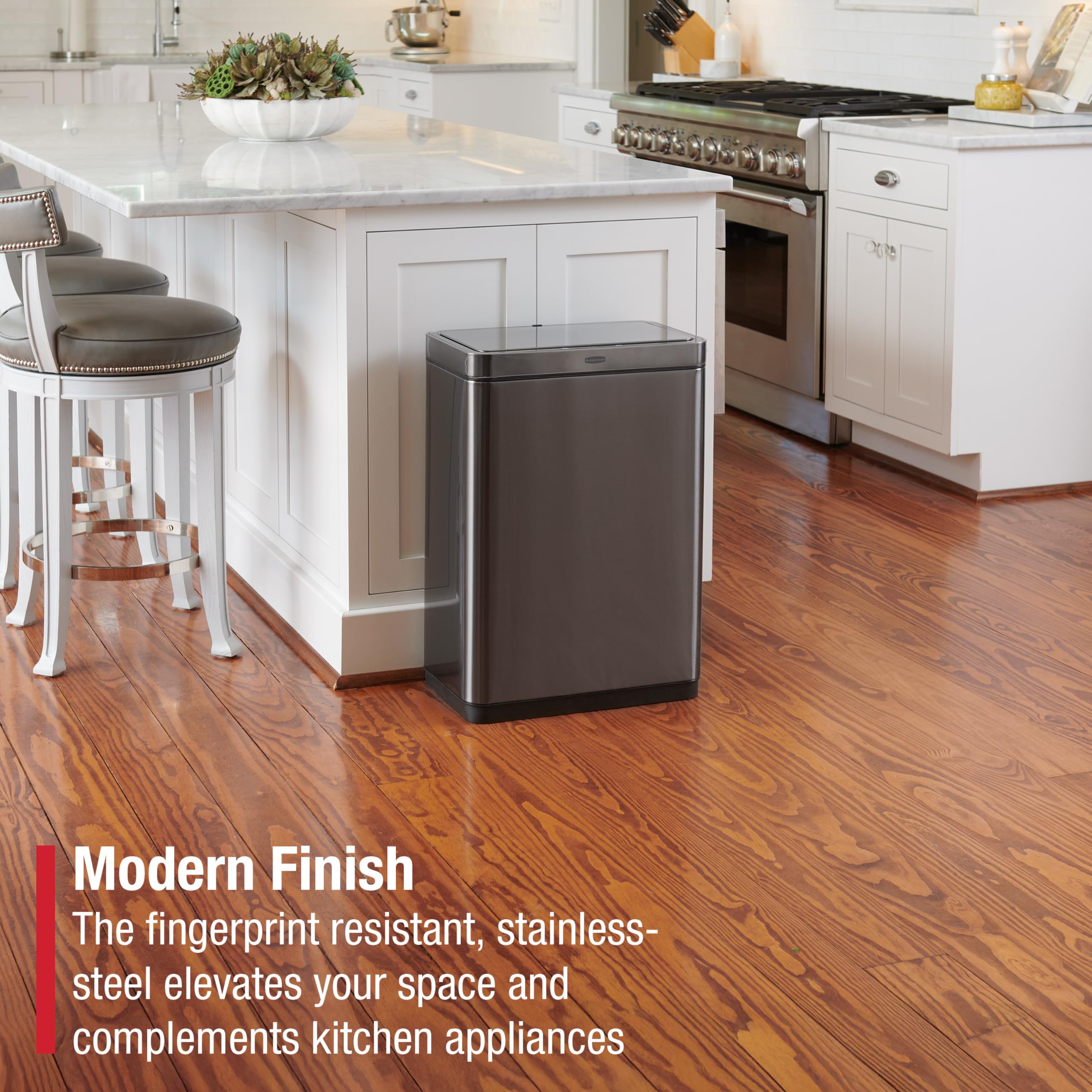 Rubbermaid lid closing slowly demonstrating soft-close noise reduction benefit