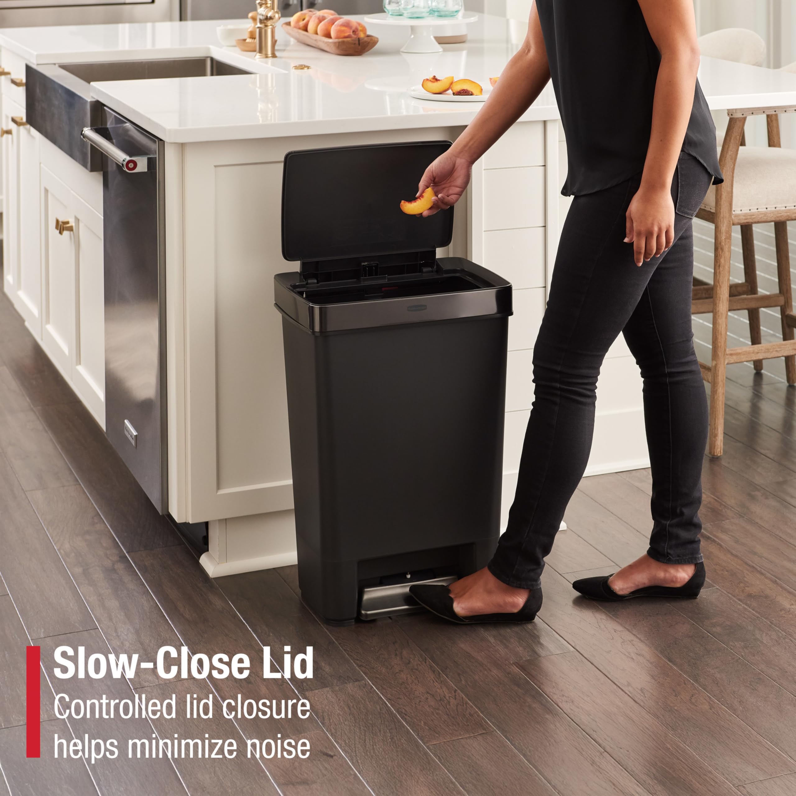Rubbermaid metal rim hiding bag edges for a tidy finish