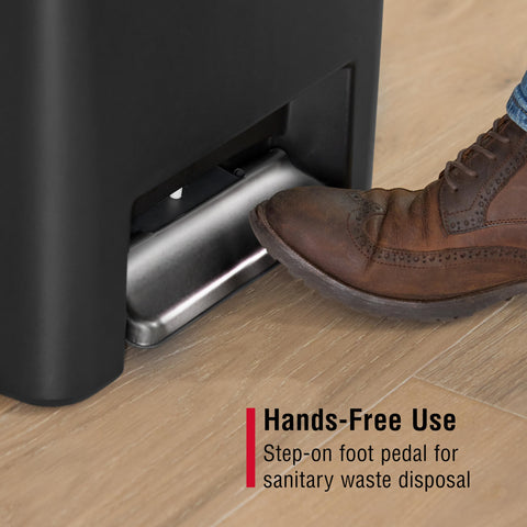 Rubbermaid vented base close-up easing bag removal and reducing suction on full liners