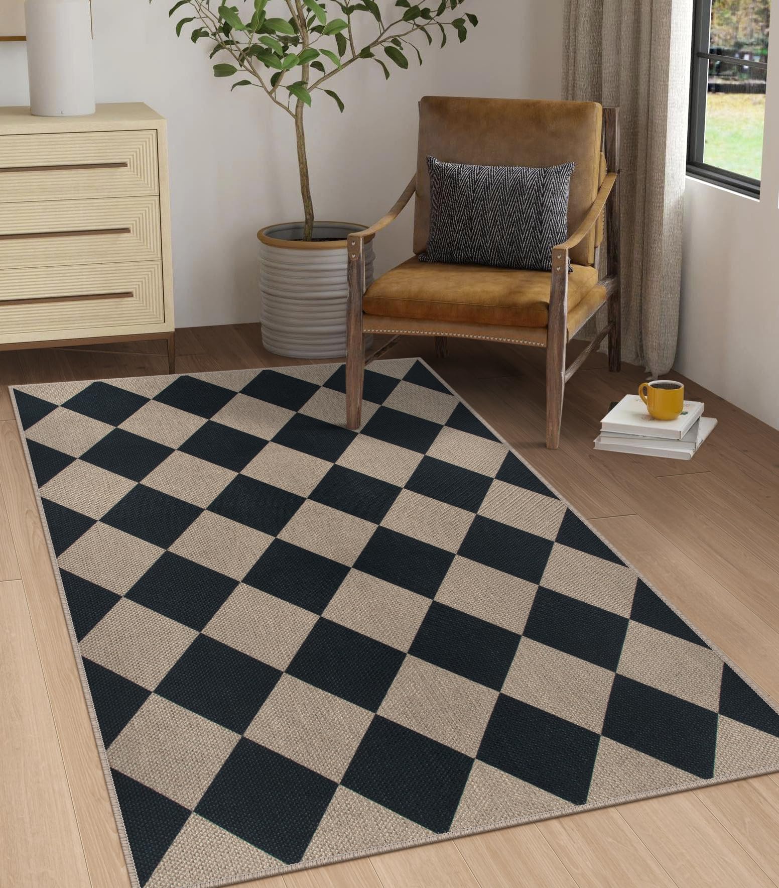 Rugalia edge close-up highlighting checkered pattern and crisp lines