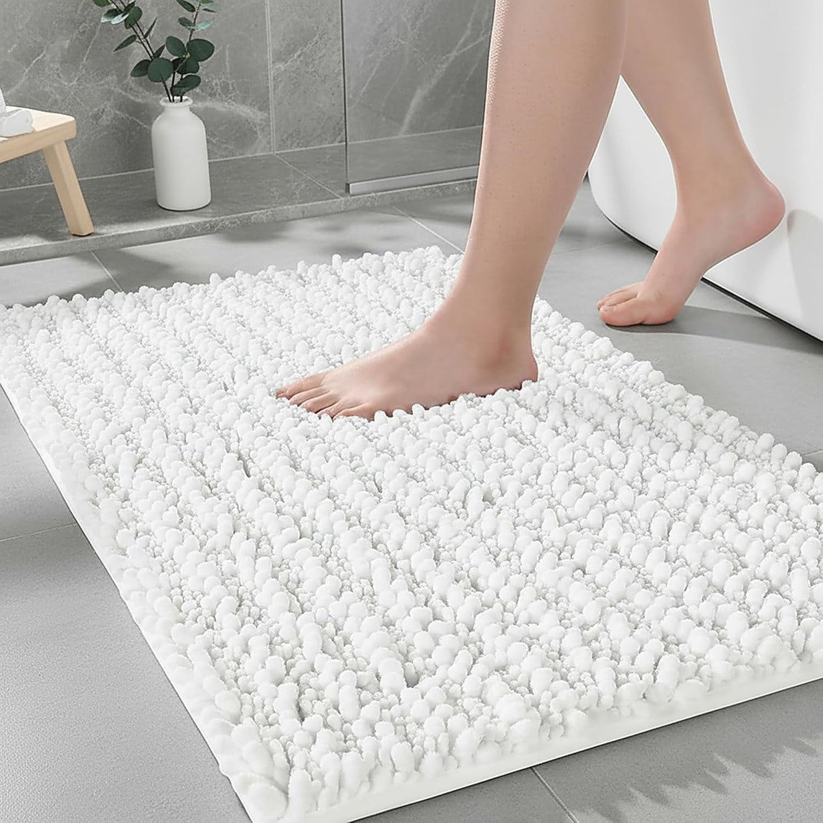 Ruggnovea front view white mat shows plush comfort and full coverage