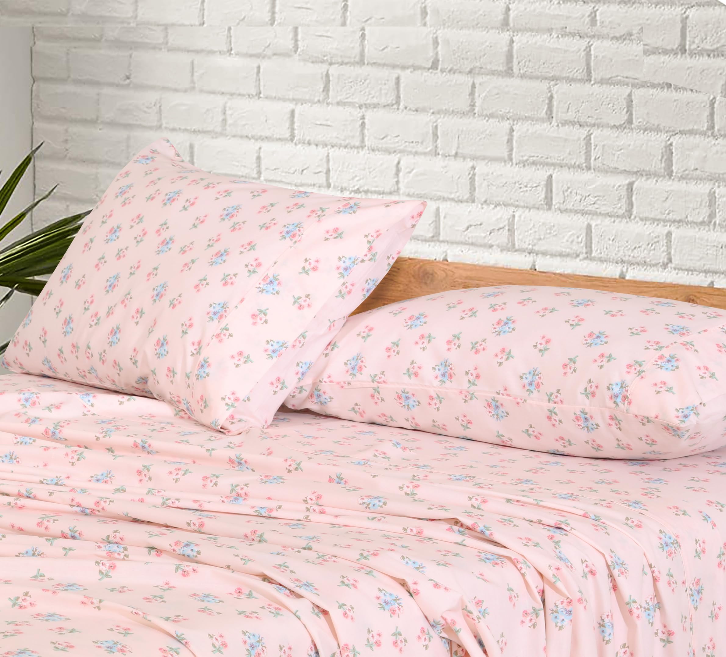RUVANTI fitted sheet on mattress showing scale and compatibility with thicker mattresses