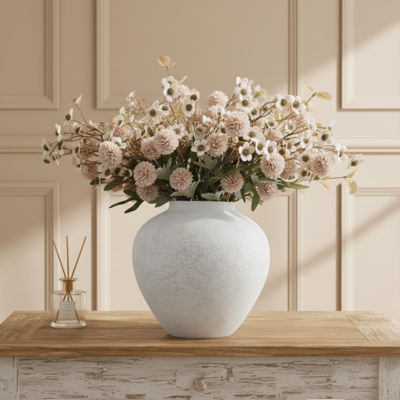 RyddeligHome lifestyle entryway scene with vase providing sculptural focal point and charm