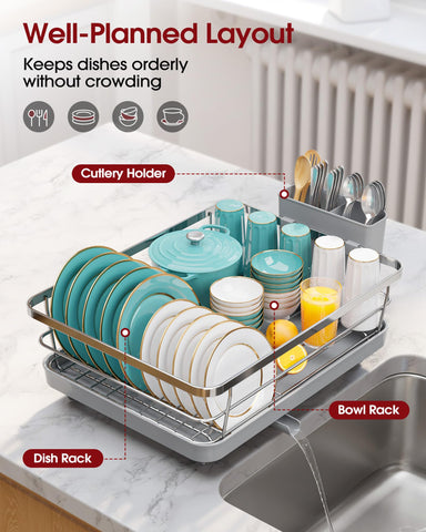 Sakugi close-up of drainboard and cutlery holder for efficient water removal