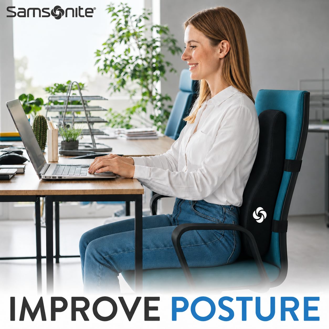 Samsonite close-up of memory foam interior demonstrating adaptive support