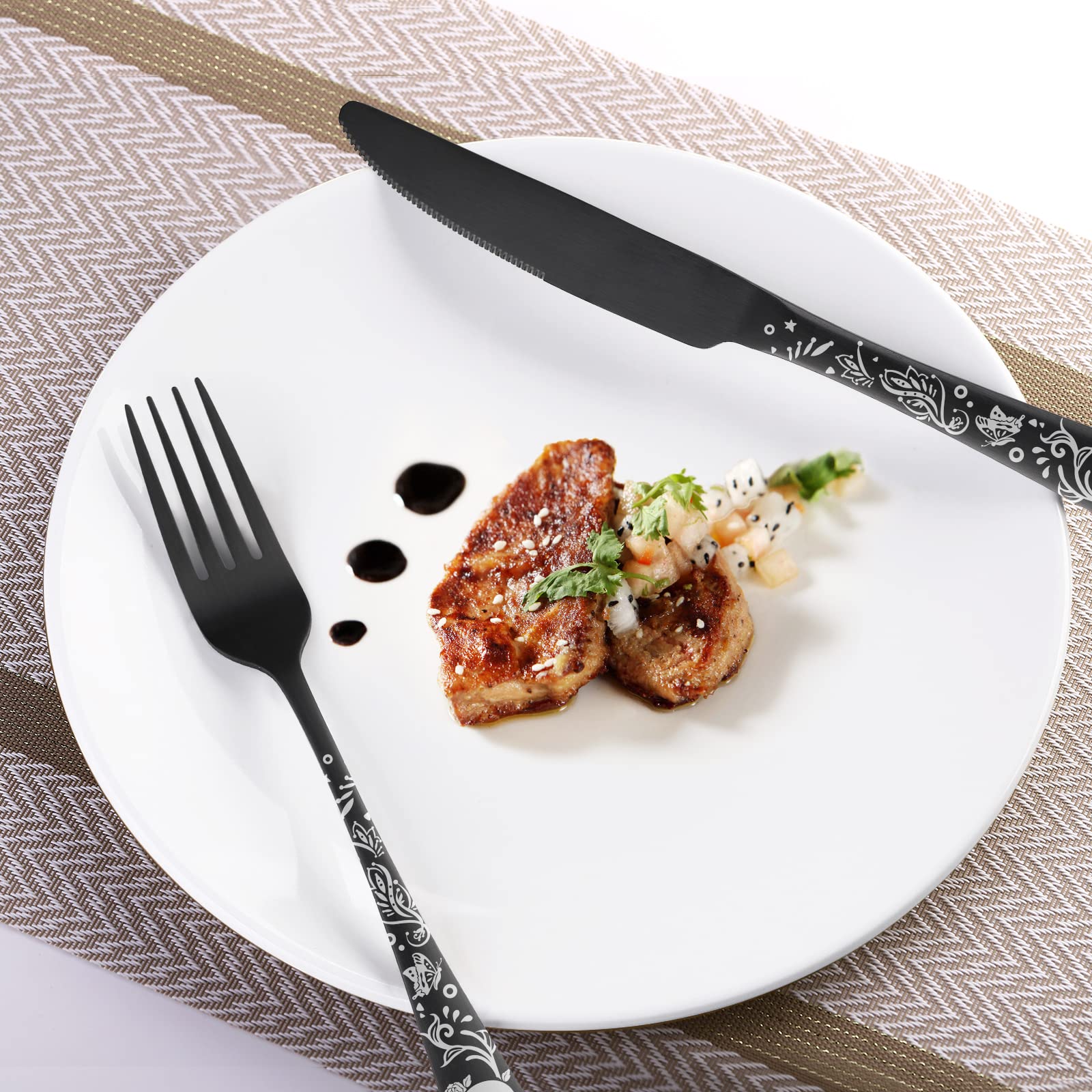 SANLUNS flatware next to dinner plate showing true size and scale for serving
