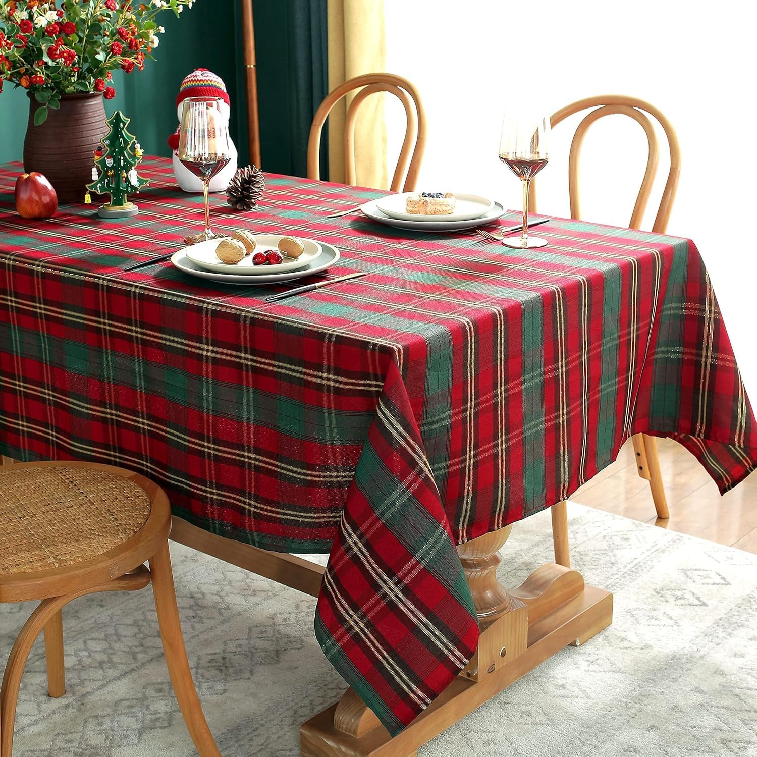 SASTYBALE tablecloth on holiday dining table illustrating ease of hosting and polished look