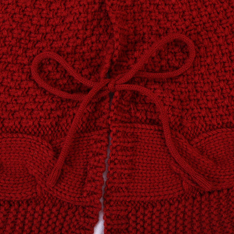Sattiyrch tied opening detail demonstrating secure fit and stability