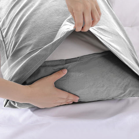 SDIII comforter on queen bed showing full coverage and true scale